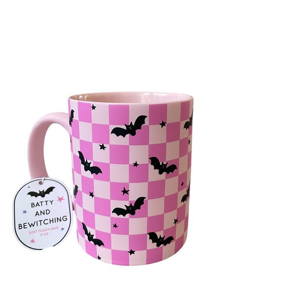 HALLOWEEN SOFT TOUCH COFFEE MUG HOT PINK CHECKERED BATS - BATTY & BEWITCHING NEW - Picture 1 of 12